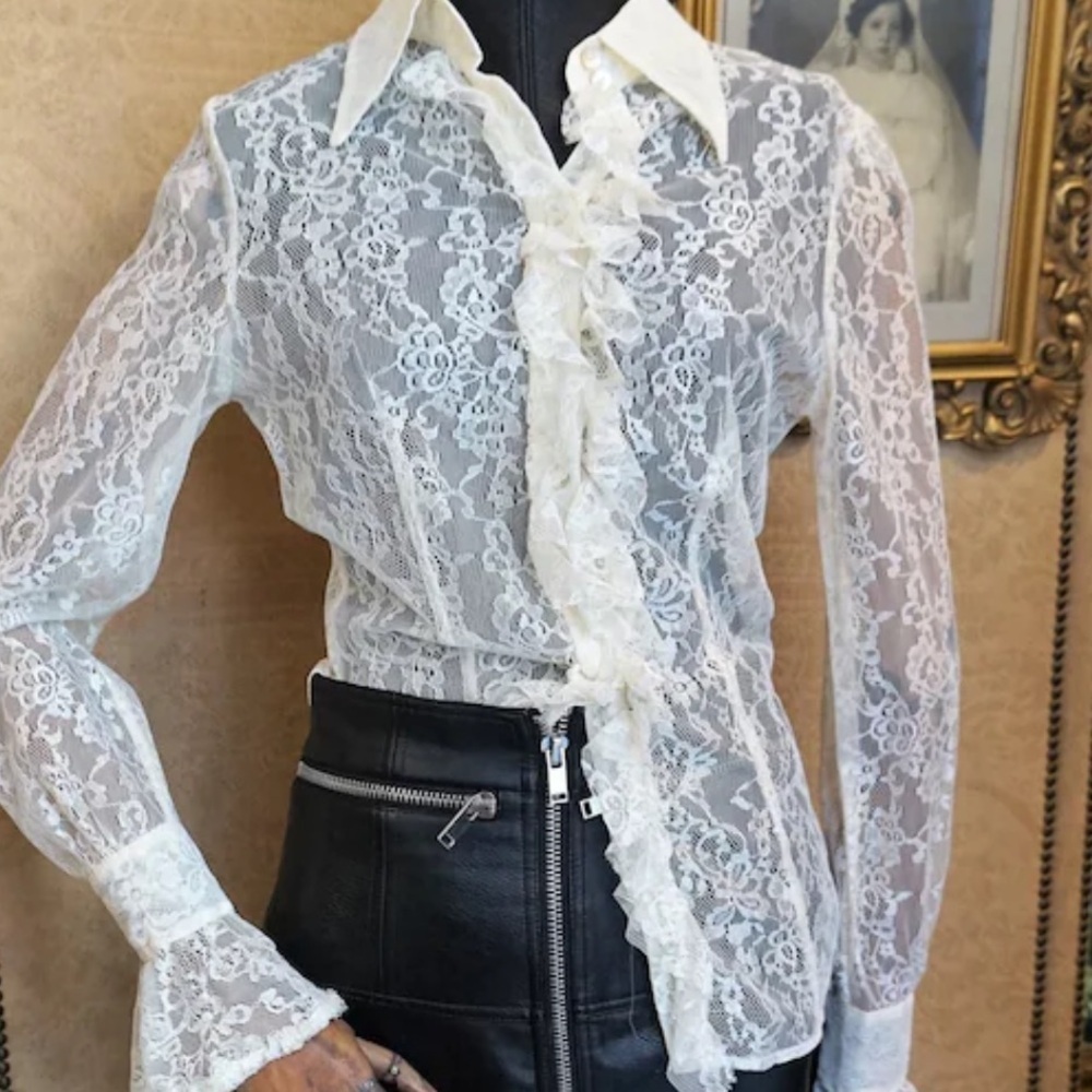 Sans Souci Ivory Lace Ruffle Button-Up Blouse